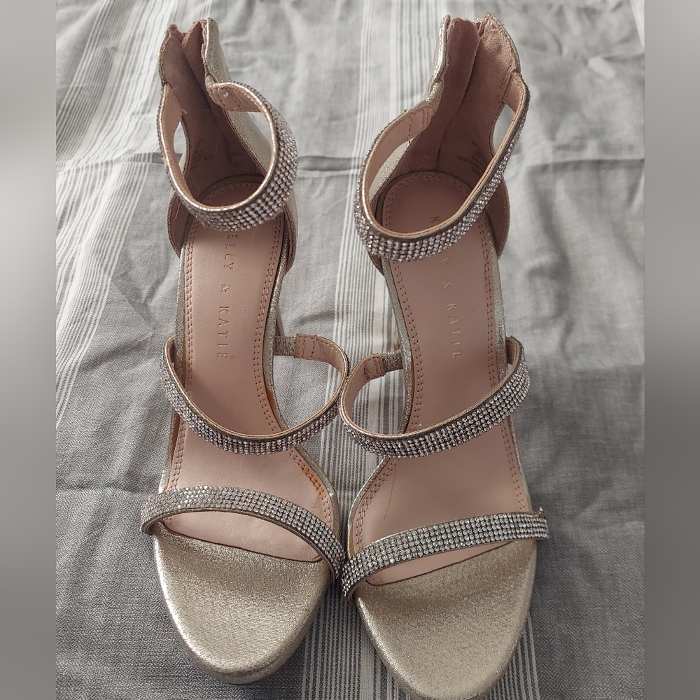 Size 7M Kelly & Katie  Heels